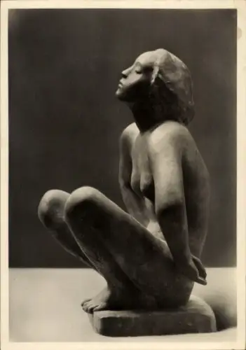 Ak Plastiken Georg Kolbe, Kauernde Frau 1917