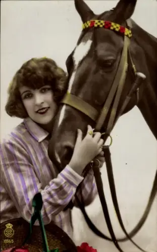 Ak Frau mit Pferd, Portrait