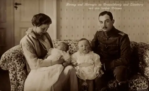 Ak Herzog Ernst August zu Braunschweig und Lüneburg, Viktoria Luise, Prinzen