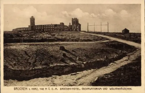 Ak Brocken im Harz,  Brocken-Hotel, Observatorium, Wolkenhäuschen, 1142 m