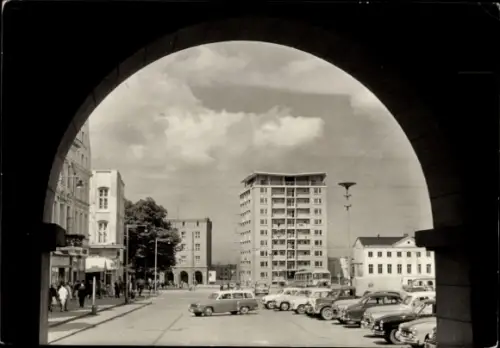 Ak Hansestadt Rostock, Hochhaus am Ernst Thälmann Platz