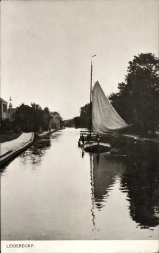 Ak Leiderdorp Südholland,  Kanalansicht mit Segelboot