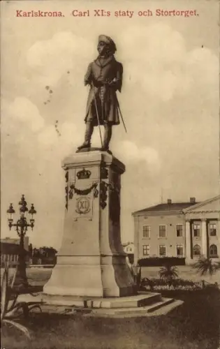 Ak Karlskrona Schweden,  Karl-XI.-Statue, Stortorget