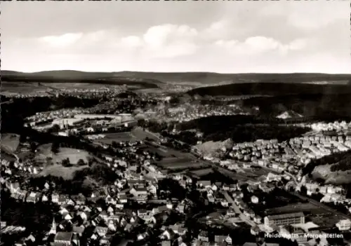 Ak Mergelstetten Heidenheim an der Brenz, Luftaufnahme von  Landschaft, Häuser, Bäume