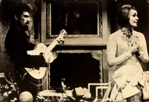 Ak Schauspieler Waldemar Matuska, Kveta Fialova, Das Phantom von Morrrisville, Gitarre