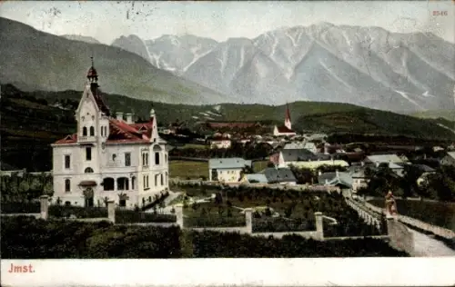 Ak Imst in Tirol, Villa mit Garten, Blick zum Ort, Kirche