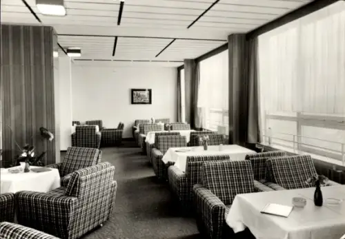 Ak OstseebadBinz auf Rügen,  FDGB-Erholungsheim Stubbenkammer, Café 'Laterna', Innenansicht