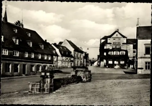 Ak Schirgiswalde in der Lausitz,  Marktplatz, Hotel
