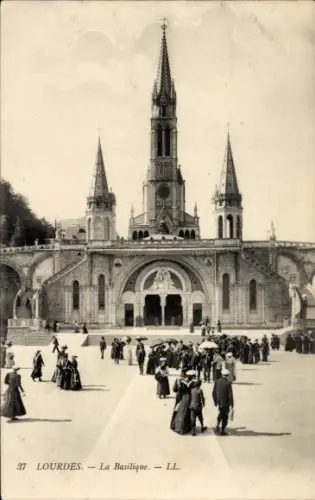 Ak Lourdes Hautes Pyrénées,  Basilika