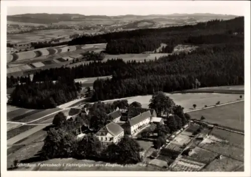 Ak Fahrenbach Tröstau im Fichtelgebirge, Schlossgut, Fliegeraufnahme