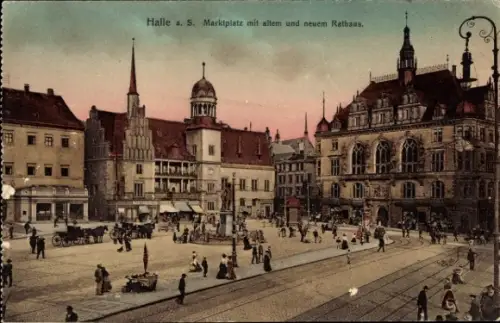 Ak Halle an der Saale,  Marktplatz, altes Rathaus, neues Rathaus