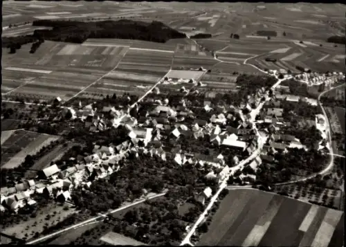 Ak Gussenstadt Gerstetten in Württemberg,  Luftaufnahme, Dorfansicht, Kirche, Feldflur