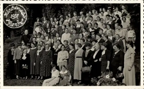 Foto Ak Wald im Rheinland Solingen, Ittertal, Märchenwald 1937, Gruppenbild, Frauen