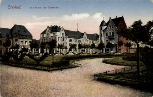 Ak Krefeld, Kaserne, Stadthäuser, Gärten