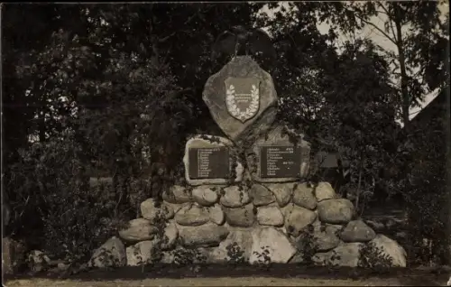 Foto Ak Westerloy Westerstede in Oldenburg Ammerland, Kriegerdenkmal, Gedenkstein