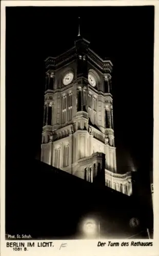 Ak Berlin Mitte, Turm des Rathauses bei Nacht