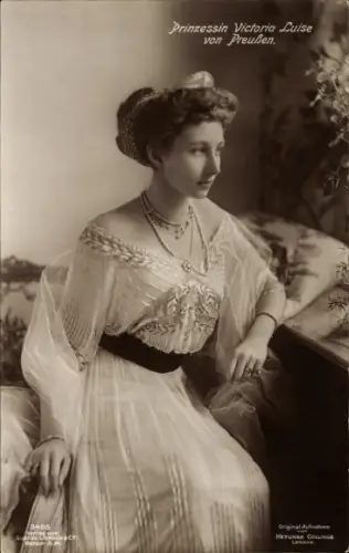 Ak Prinzessin Victoria Luise von Preußen, Liersch 8405, Krone, Perlenkette