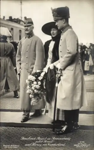 Ak Herzog Ernst August von Braunschweig, Prinzessin Victoria Luise, Herzog von Cumberland