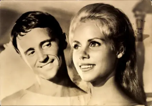 Ak Schauspieler Philippe Avron, Schauspielerin Mireille Negre, Fifi die Feder, Portrait