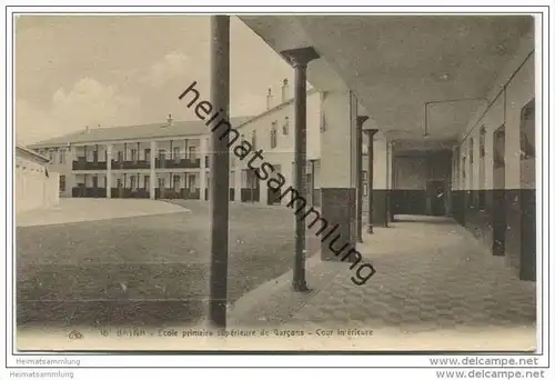 Batna - Ecole primaire superieure de Garcons - Cour interieure