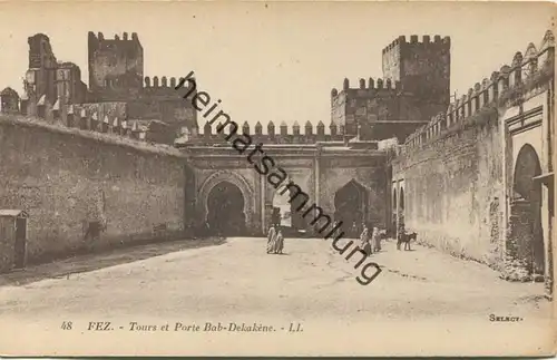 Fez - Tour et Porte Bab-Dekakene