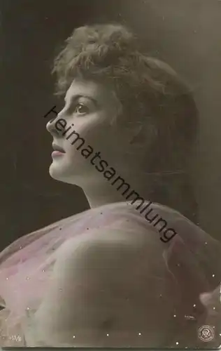Junge Frau in Tüll - gel. 1905