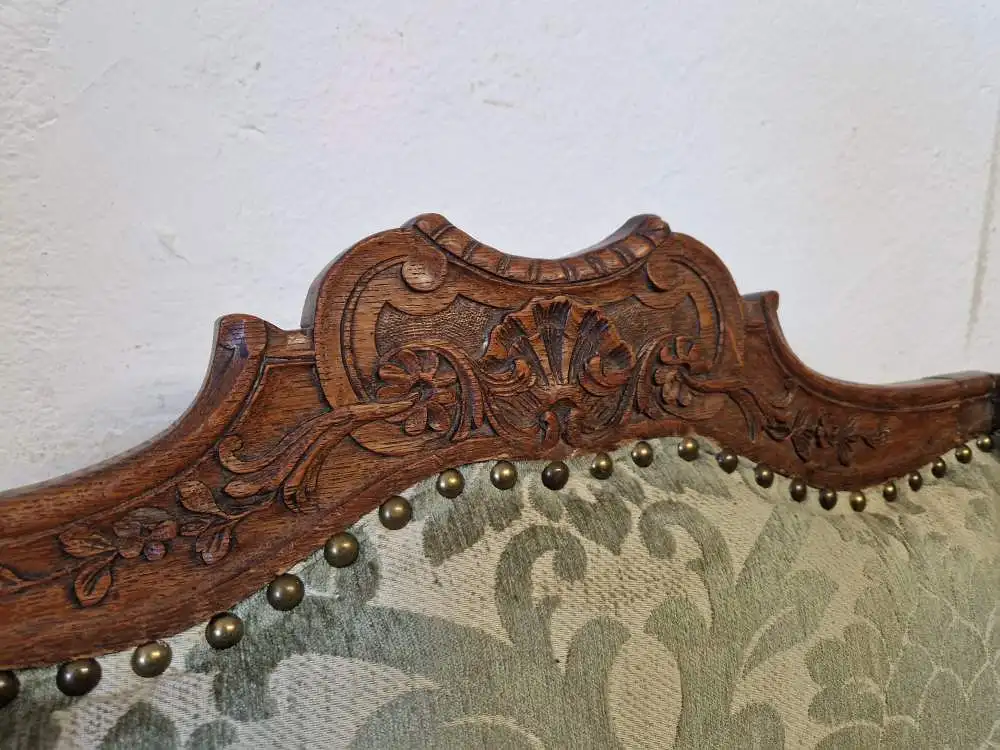 Antiker Ohrensessel neu gepolstert mit hochwertigem Stoff um 1900 3