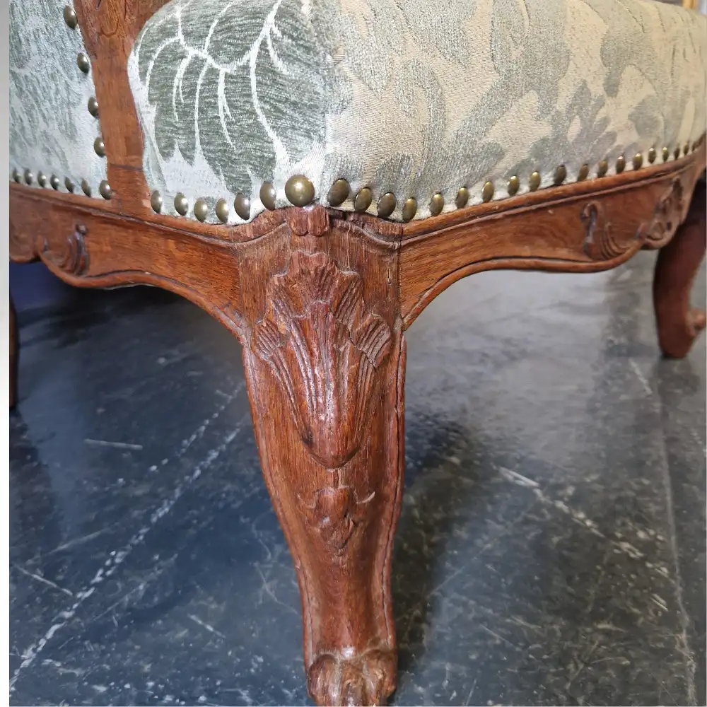 Antiker Ohrensessel neu gepolstert mit hochwertigem Stoff um 1900 9