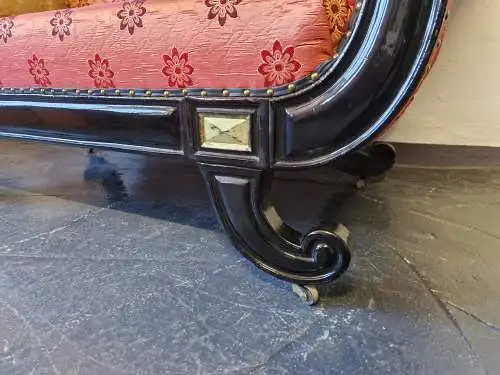  Antikes Jugendstil Sofa um 1890 – geschwärztes Nussbaumfurnier, kunstvoll geschnitzt, restauriert & neu bezogen