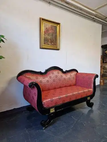  Antikes Jugendstil Sofa um 1890 – geschwärztes Nussbaumfurnier, kunstvoll geschnitzt, restauriert & neu bezogen