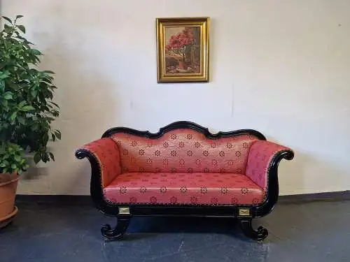  Antikes Jugendstil Sofa um 1890 – geschwärztes Nussbaumfurnier, kunstvoll geschnitzt, restauriert & neu bezogen