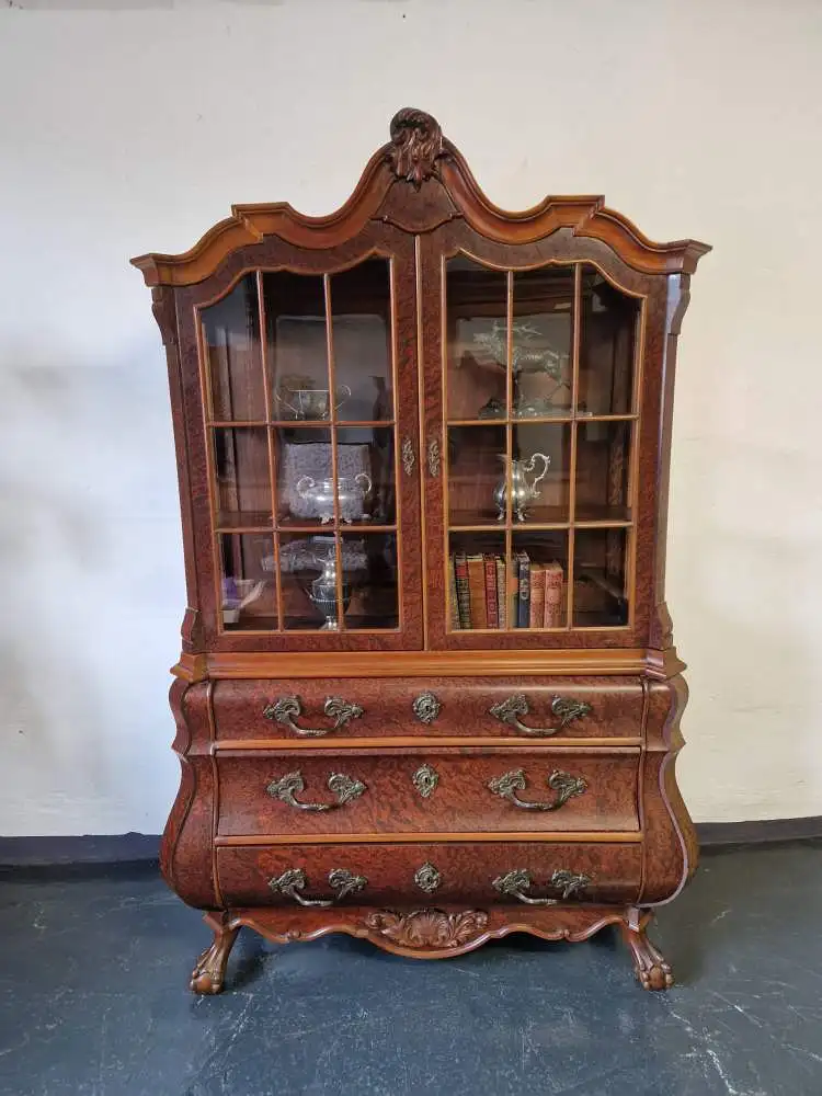 Antike Barock Vitrine Holland Tatzenfüße Schnitzereien 18. Jh. 0
