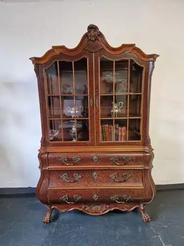 Antike Barock Vitrine Holland Tatzenfüße Schnitzereien 18. Jh.