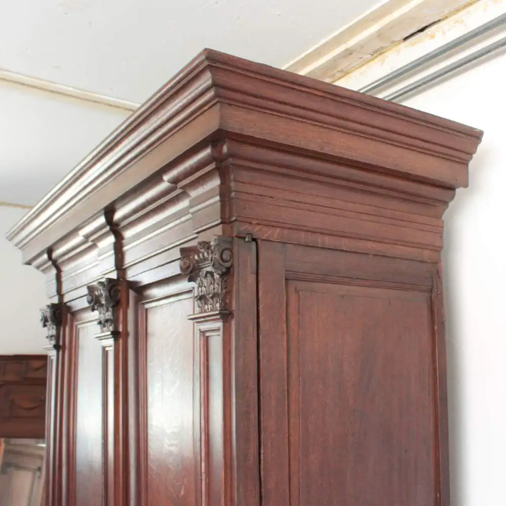 Antiker Kleiderschrank Fassadenschrank florale Schnitzereien um 1800 9