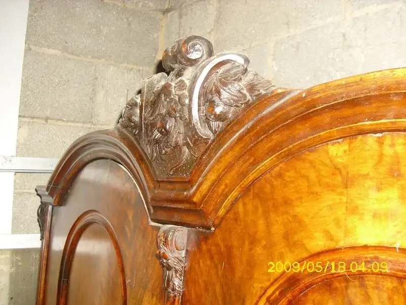 Antiker Bauernschrank ca.19 jh Nussbaum 1