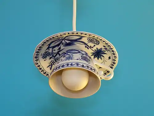 Tassenlampe, Upcycling-Lampe, Vintage-Lampe aus einer Tasse, Unikat, Shabby Chic