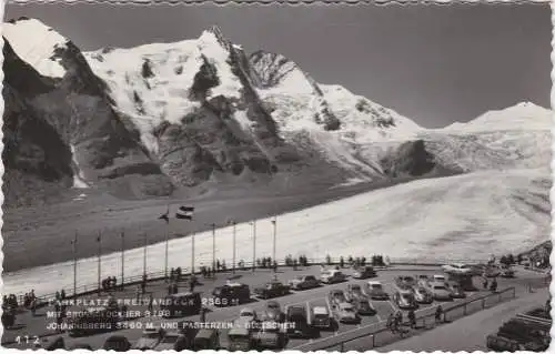 [Ansichtskarte] Parkplatz Freiwandeck 2368m mit Grossglockner 3798m Johannisberg 3460m und Pasterzen-Gletscher - 1959 - alte Autos. 