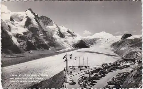 [Ansichtskarte] Parkplatz Freiwandeck 2368 m mit Grossglockner 3798m und Johannisber 63668 m. 
