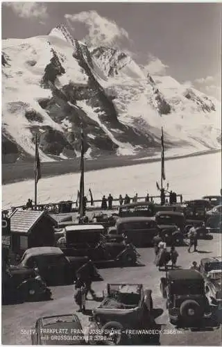 [Ansichtskarte] 55/17. Parkplatz Franz Josefshöhe - Freiwandeck 2368m mit Grossglockner 3798m - sehr alte Autos !. 