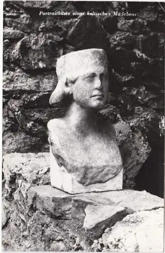 [Ansichtskarte] Ausgrabung des Landes Kärnten auf dem Magdalensberg - Portraitbüste eines keltischer Mädchens. 