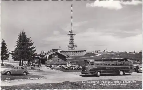 [Ansichtskarte] Am Gaisberg-Plateau, 1286m, SALZBURG mit UKW-u.Fernseh-Sender - mit alten Bussen und Autos- Berg-Gasthof Gaisbergspitze F.u.A. Spitzlburger. 