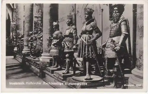 [Ansichtskarte] Innsbruck. Hofkirche - Rechtsseitige Statuengruppe - 1950. 