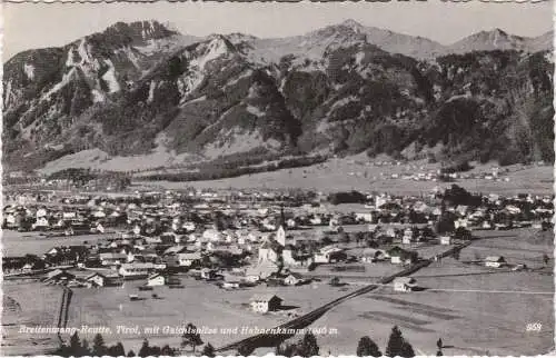 [Ansichtskarte] Breitenwang, Reutte - Tirol mit Hahnenkamm, 1940m  und Galchtspitze. 