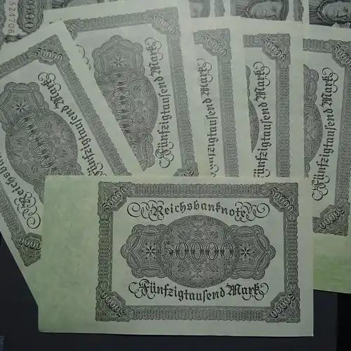 1 x Top Banknote Inflation: 50.000 Mark/Reichsmark von 1922, kfr/unc fortlaufend