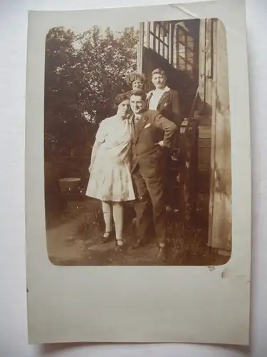 Alte AK Fotokarte 2 Paare unbekannter Ort [V34]