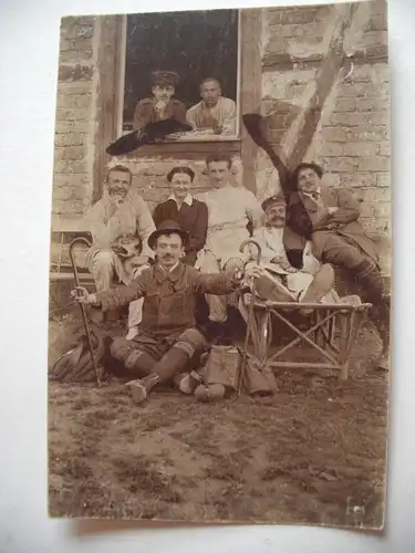 Alte AK Fotokarte Personen unbekannter Ort  [V39]