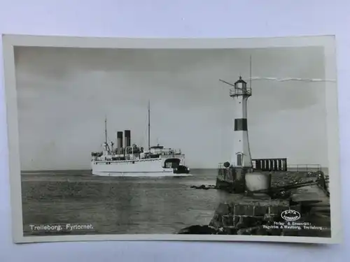 Alte AK Trelleborg Fyrtornet Leuchtturm Schiff (m. Knick) [aR250]