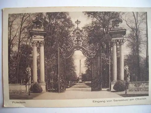 Alte AK Potsdam Eingang von Sanssouci Obelisk [E372]
