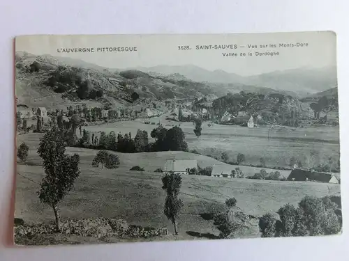 Alte AK Auvergne Saint Sauves Vue sur les Monts Dore… [aM280]