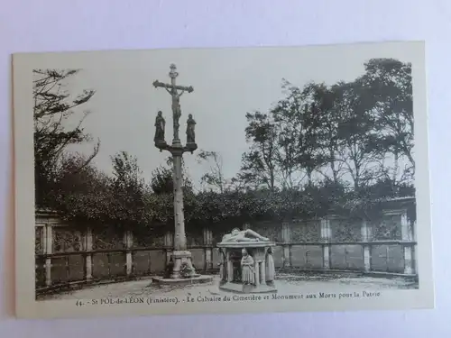 Alte AK St. Pol de Leon Finistere La Calvaire du Cimetiere [aM134]